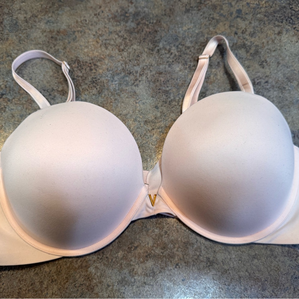 Victoria's Secret Light Pink Molded Push-upBra